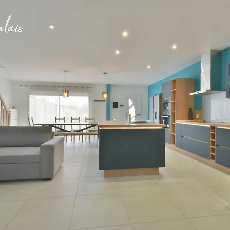 Gite De Saint Calais Guest house