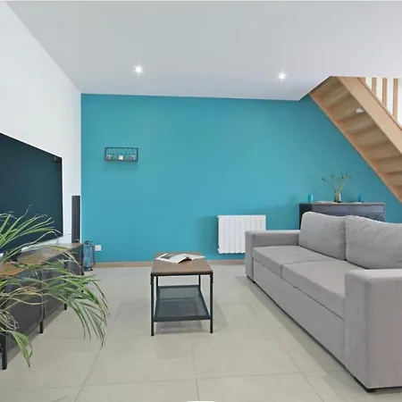 Gite De Saint Calais Guest house